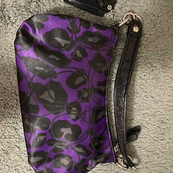 Authentic Coach crossbody/handbag EUC - Picture 2 of 5